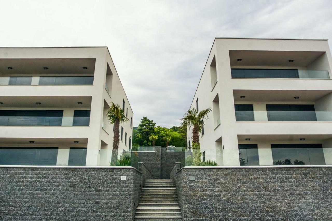 The View Luxury Apartment Dramalj Exterior photo